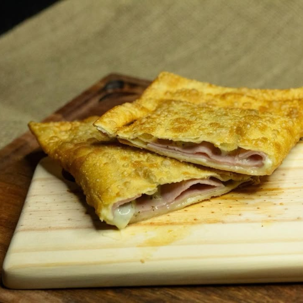 Pastel de Presunto + Muçarela